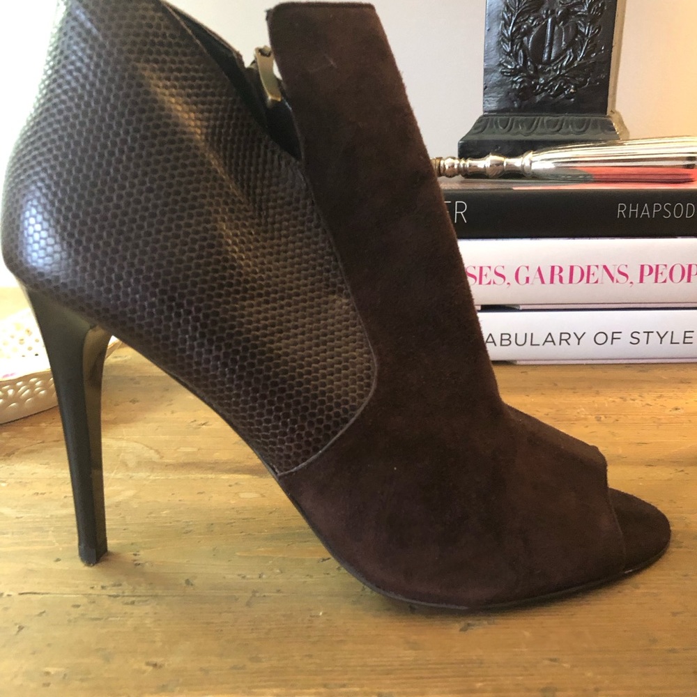 NWOT Diane von Furstenberg suede /embossed leather open toe ankle booties